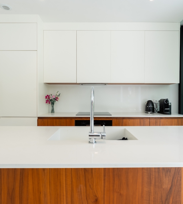 Resa Estates 3 slaapkamers Talamanca te koop sale Ibiza kitchen 2.jpg